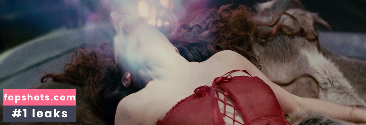 Zooey Deschanel gallery photo #73