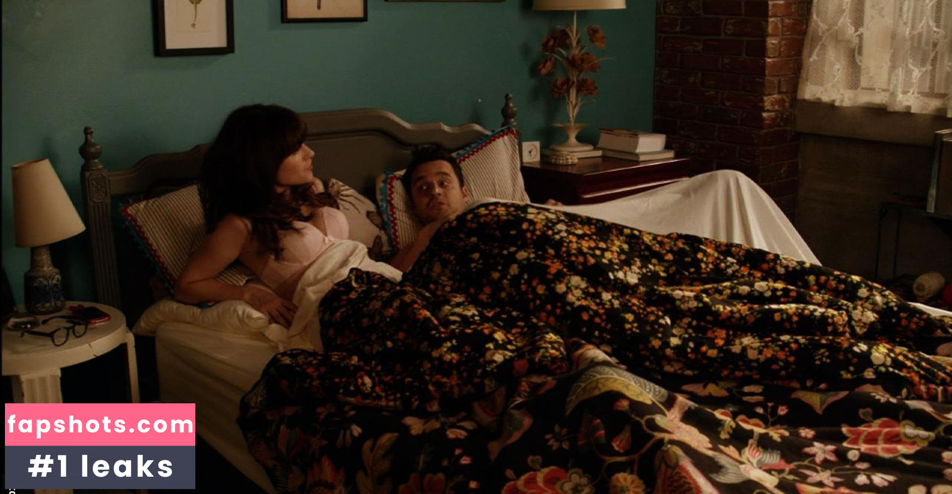 Zooey Deschanel gallery photo #83