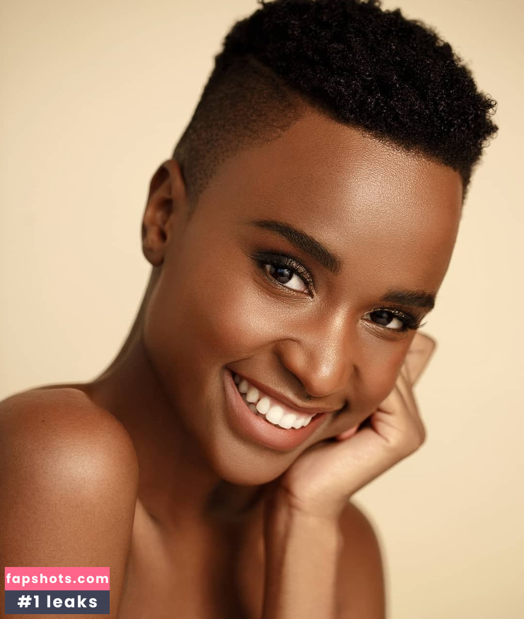 Zozibini Tunzi gallery photo #27