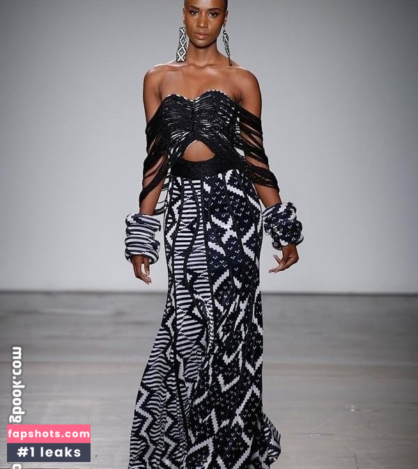 Zozibini Tunzi gallery photo #9