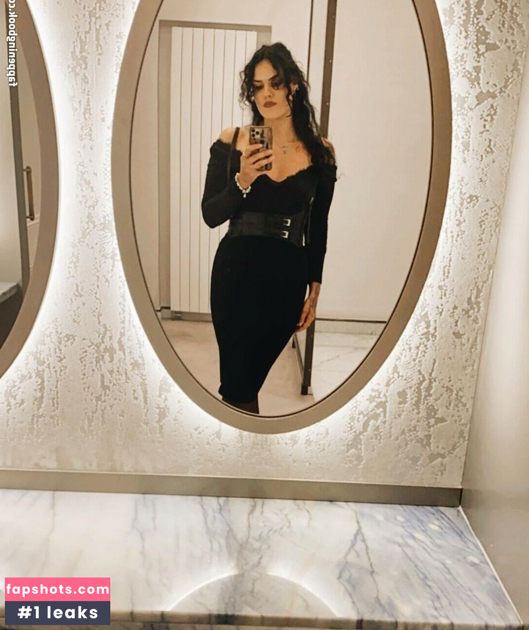 Zsofia93 gallery photo #3