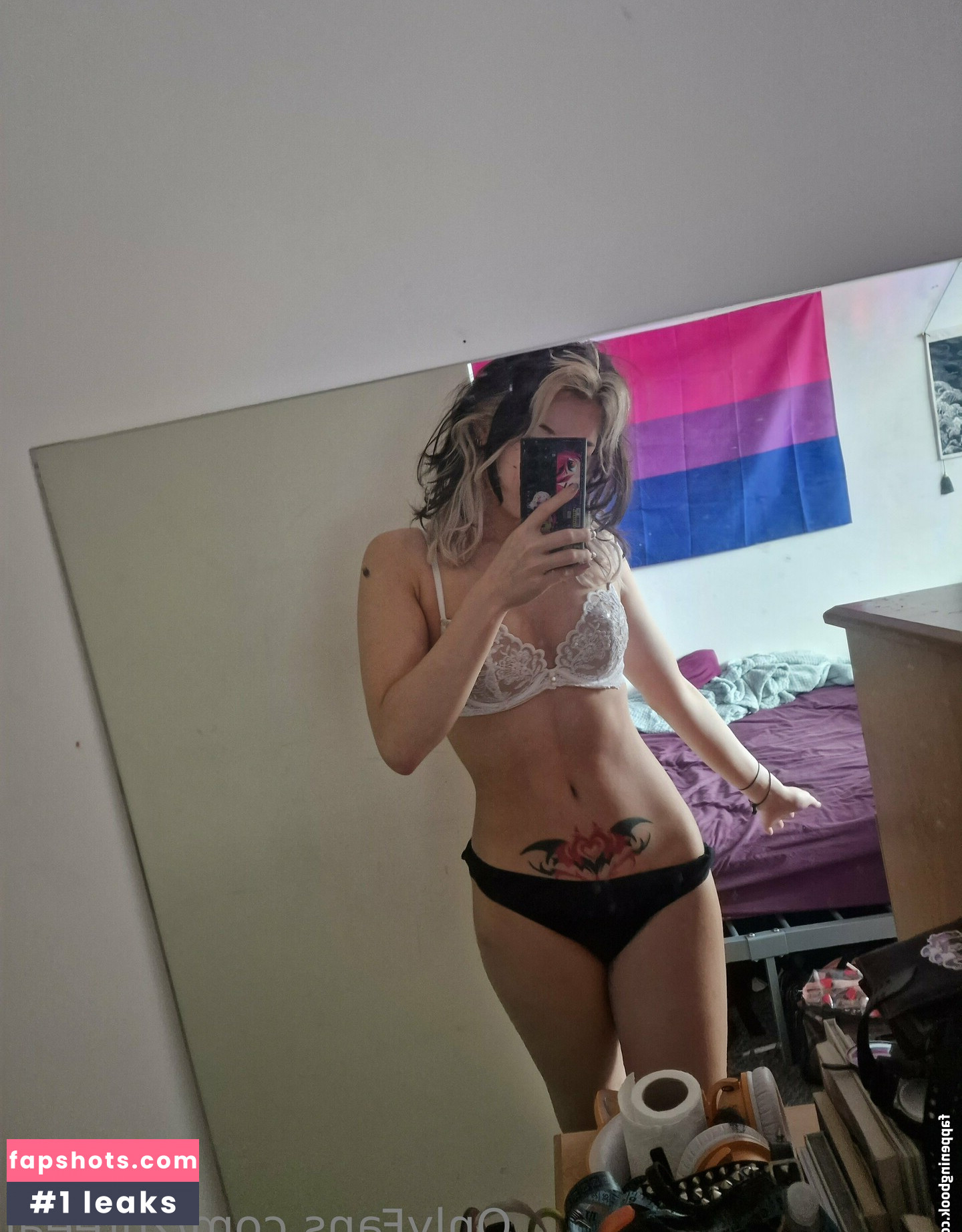 Zureeal gallery photo #104