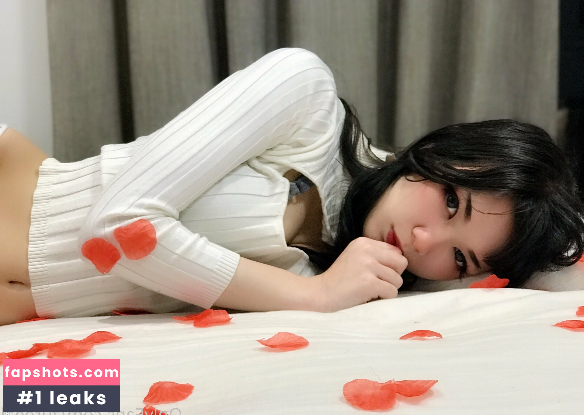 Zureeal gallery photo #184