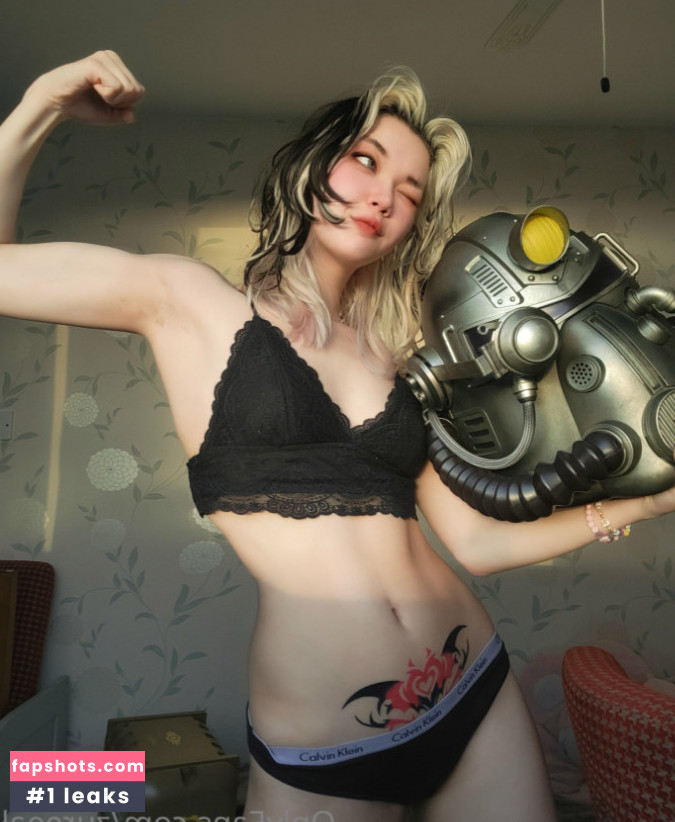 Zureeal gallery photo #262