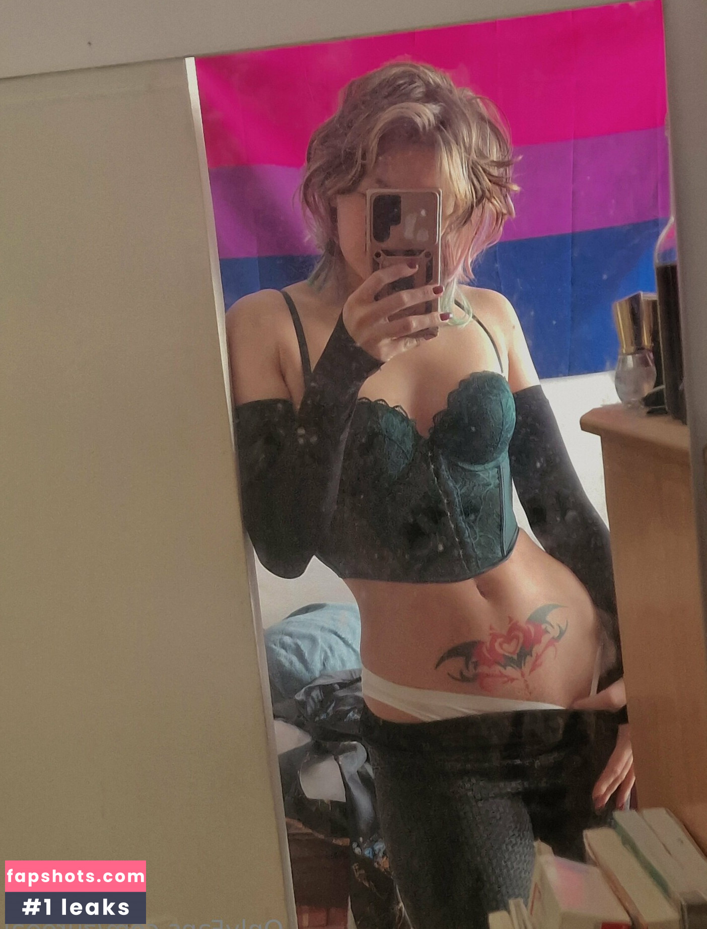 Zureeal gallery photo #30