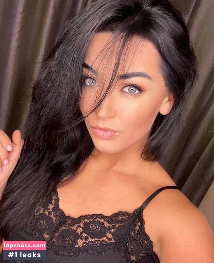 Zuzu Sweet gallery photo #4