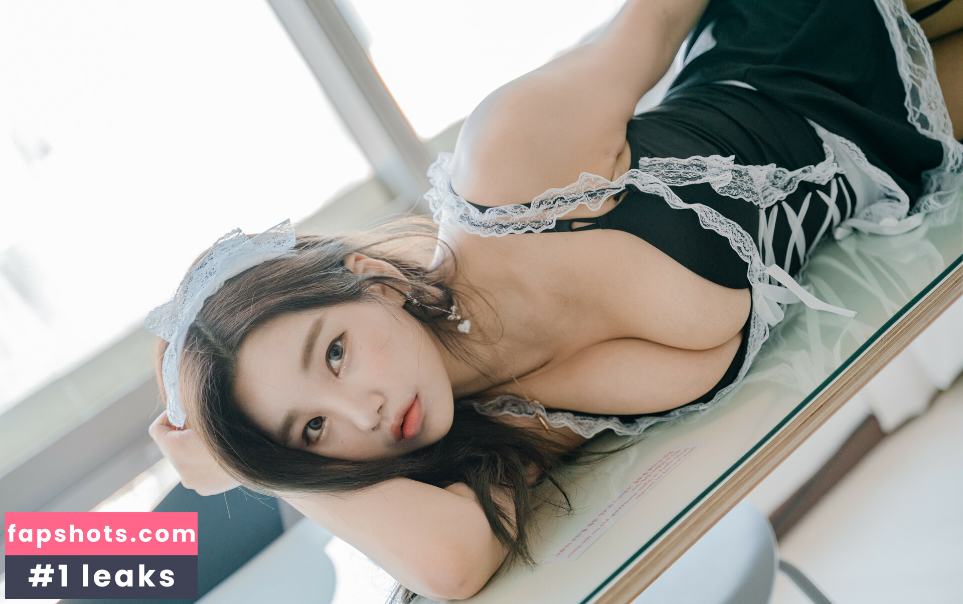 Zzyuri nude babe gallery